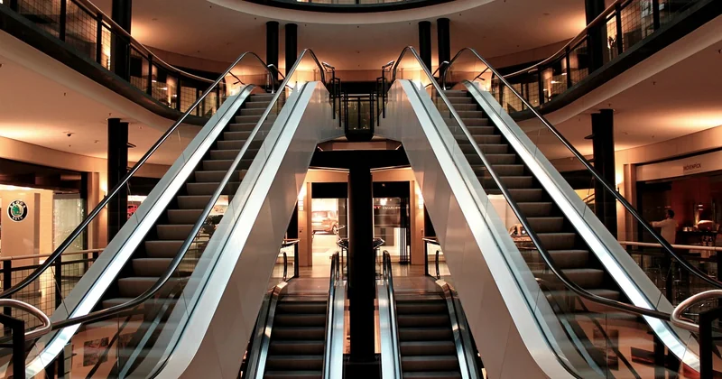 Escalier droit, tournant, colimaçon : les fourchettes qui changent tout